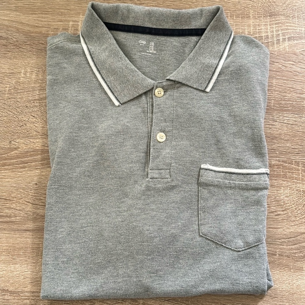 GAP Shirt
